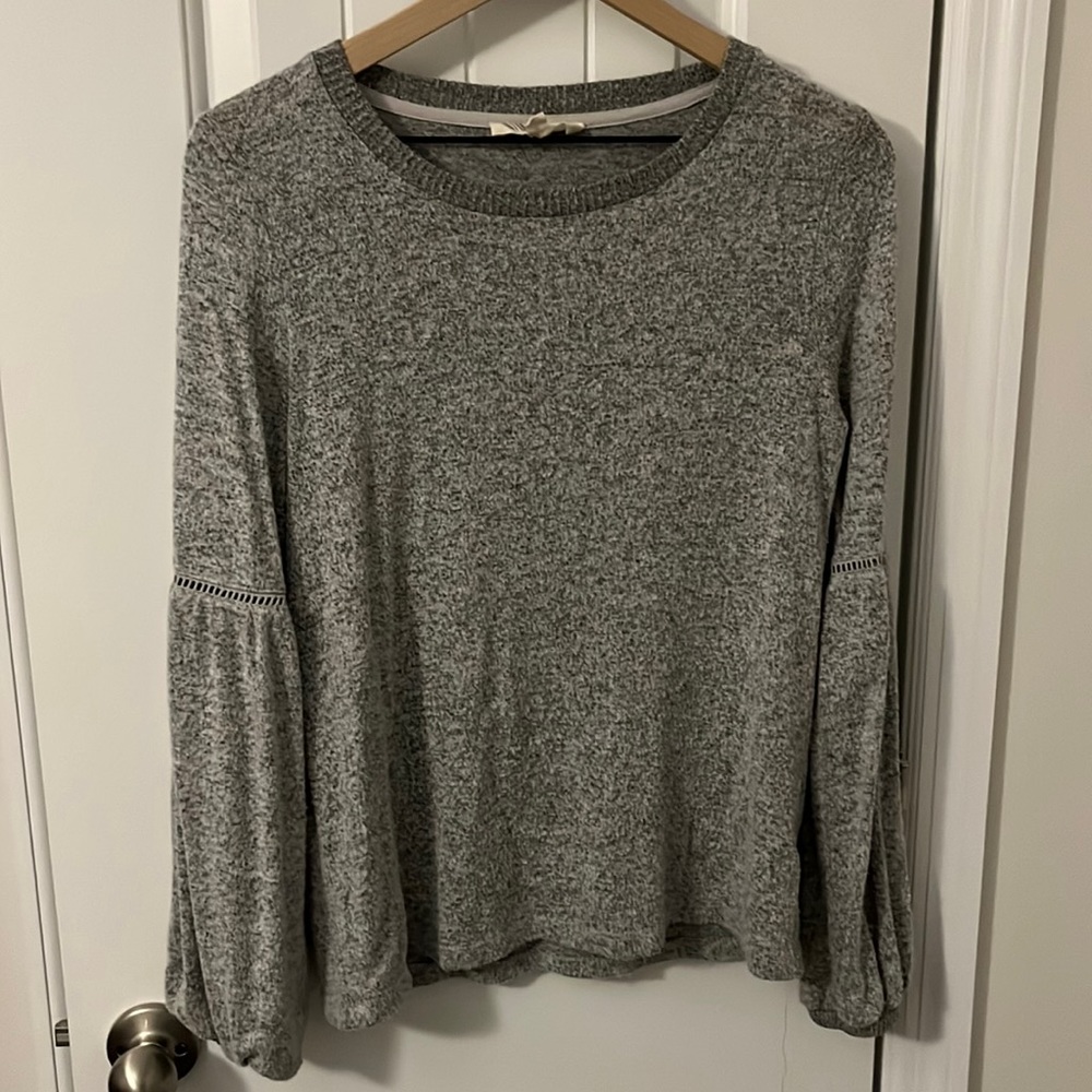 Pink rose size medium grey long sleeve